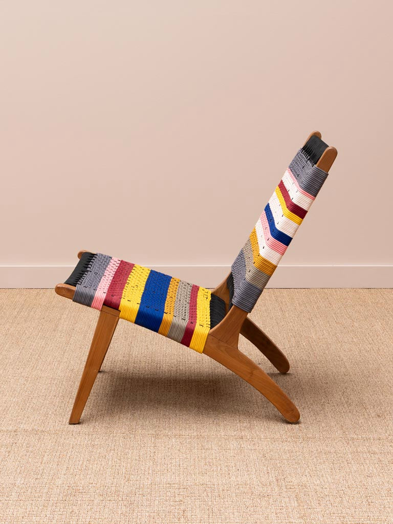 Fauteuil tissé coloré