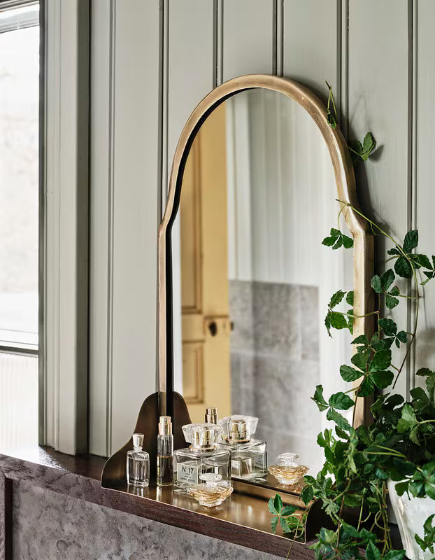 Miroir vintage en métal avec étagère