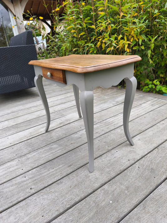 Petite table un tiroir